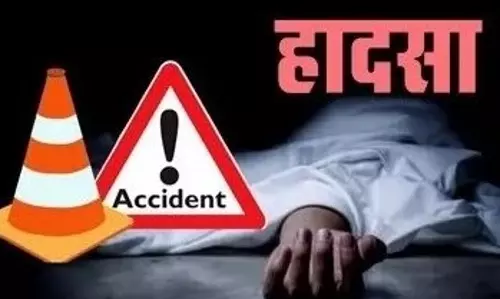 Badaun: दो युवकों की बाइक अनियंत्रित होकर पेड़ से टकराई, दोनों की मौके पर ही मौत Badaun: दो युवकों की बाइक अनियंत्रित होकर पेड़ से टकराई, दोनों की मौके पर ही मौत