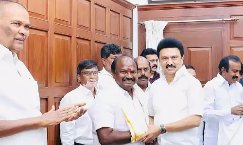 Tamil Nadu: चंद्रकुमार ने इरोड पूर्व विधायक के रूप में शपथ ली