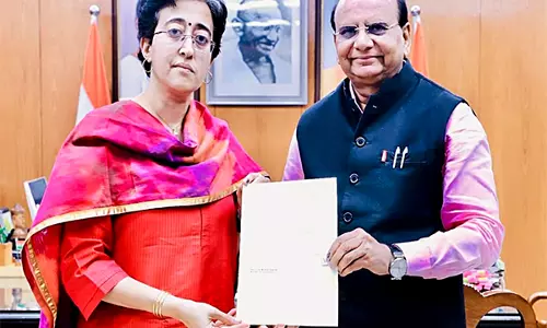 Delhi उपराज्यपाल ने आतिशी का इस्तीफा स्वीकार करते हुए कहा-यमुना मैया का श्राप Delhi उपराज्यपाल ने आतिशी का इस्तीफा स्वीकार करते हुए कहा-यमुना मैया का श्राप