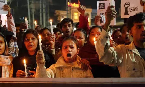 Ludhiana: मृत गैंगस्टर के लिए न्याय की मांग को लेकर कैंडल मार्च Ludhiana: मृत गैंगस्टर के लिए न्याय की मांग को लेकर कैंडल मार्च