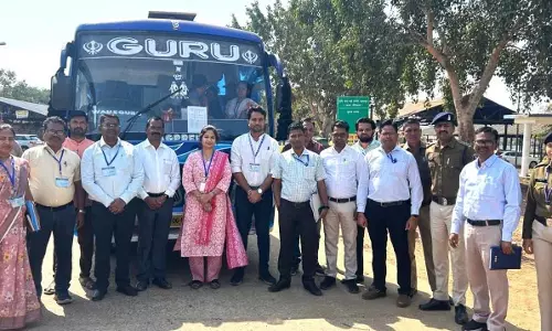 कलेक्टर विनय लंगेह ने मतदान वितरण केन्द्र पहुंचकर तैयारियों का लिया जायजा कलेक्टर विनय लंगेह ने मतदान वितरण केन्द्र पहुंचकर तैयारियों का लिया जायजा