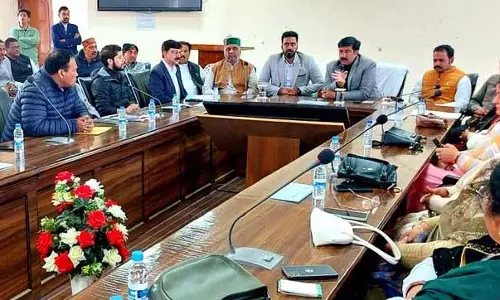 Kutlahad MLA ने की विकास कार्यों की समीक्षा Kutlahad MLA ने की विकास कार्यों की समीक्षा