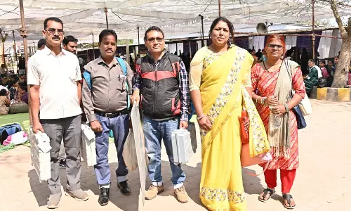 नगरीय निकायों में मतदान कराने धमतरी से दल रवाना नगरीय निकायों में मतदान कराने धमतरी से दल रवाना