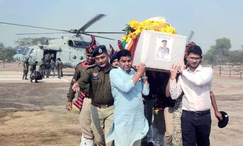 शहीद नरेश ध्रुव का हुआ अंतिम संस्कार, मंत्री टंकराम वर्मा ने दिया कंधा
