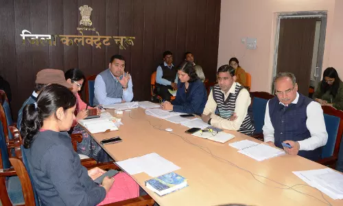 Churu: सरकार की मंशानुरूप प्रकरणों का निस्तारण कर आमजन को करें संतुष्ट: कलेक्टर Churu: सरकार की मंशानुरूप प्रकरणों का निस्तारण कर आमजन को करें संतुष्ट: कलेक्टर