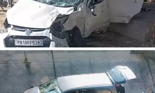 Jalandhar: एक अन्य वाहन से टक्कर के बाद कार नहर में गिरी Jalandhar: एक अन्य वाहन से टक्कर के बाद कार नहर में गिरी
