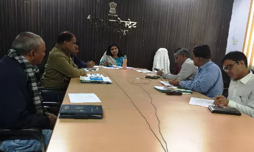 Madhupur: जिला कलेक्टर रामकिशोर मीणा की अध्यक्षता में कलेक्ट्रेट सभागार में बैठक आयोजित Madhupur: जिला कलेक्टर रामकिशोर मीणा की अध्यक्षता में कलेक्ट्रेट सभागार में बैठक आयोजित