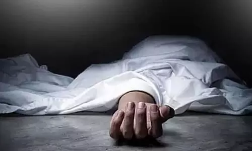 Tripura : नशा मुक्ति केंद्र के शौचालय में युवक मृत मिला, आत्महत्या का संदेह Tripura : नशा मुक्ति केंद्र के शौचालय में युवक मृत मिला, आत्महत्या का संदेह