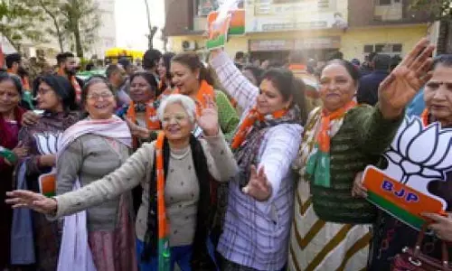 Sikkim :  महिला कारक कैसे पीएम मोदी की गारंटी ने दिल्ली में केजरीवाल के 2100 रुपये के वादे को पीछे छोड़