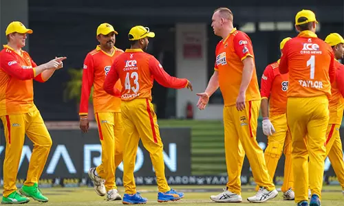 Legend 90 League: रिचर्ड लेवी, ब्रेंडन टेलर ने दुबई जायंट्स को दिलाई पहली जीत Legend 90 League: रिचर्ड लेवी, ब्रेंडन टेलर ने दुबई जायंट्स को दिलाई पहली जीत