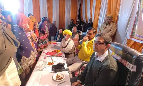 Jalore: जिला कलेक्टर मंगलवार को मालवाड़ा में करेंगे रात्रि चौपाल Jalore: जिला कलेक्टर मंगलवार को मालवाड़ा में करेंगे रात्रि चौपाल