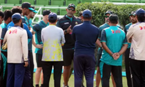 चैंपियंस ट्रॉफी के लिए Bangladesh को 50 ओवर की मानसिकता अपनानी चाहिए: सिमंस चैंपियंस ट्रॉफी के लिए Bangladesh को 50 ओवर की मानसिकता अपनानी चाहिए: सिमंस