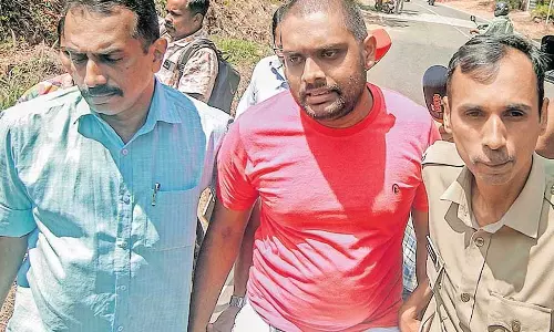 सीएसआर फंड घोटाला Crime ब्रांच ने जांच का जिम्मा संभाला सीएसआर फंड घोटाला Crime ब्रांच ने जांच का जिम्मा संभाला