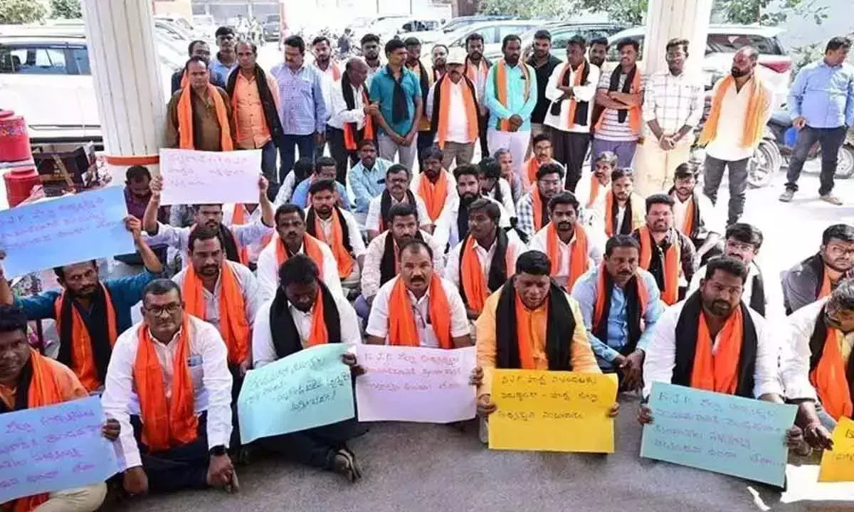 Telangana: नलगोंडा जिला भाजपा प्रमुख वर्षित के खिलाफ बगावत