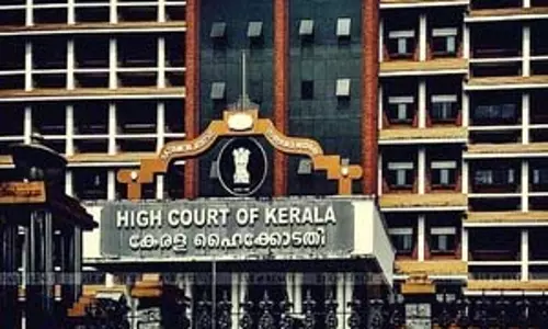 Kerala HC ने विरोध प्रदर्शन के दौरान सड़कें अवरुद्ध करने पर राजनीतिक नेताओं को फटकार लगाई