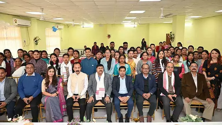Assam : ऑयल इंडिया ने कौशल प्रमाणन और सतत उद्यमिता के साथ महिला कारीगरों को सशक्त बनाया Assam : ऑयल इंडिया ने कौशल प्रमाणन और सतत उद्यमिता के साथ महिला कारीगरों को सशक्त बनाया