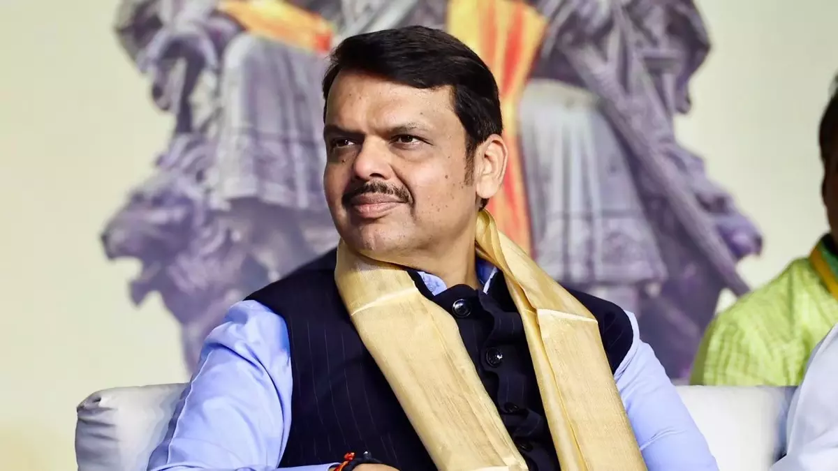 Maharashtra CM: 3 शिवसेना यूबीटी नेताओं के साथ बैठक ने भौंहें चढ़ा दी Maharashtra CM: 3 शिवसेना यूबीटी नेताओं के साथ बैठक ने भौंहें चढ़ा दी