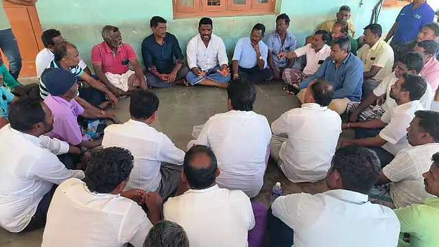 Tamil Nadu: श्रीलंकाई नौसेना की निंदा में मछुआरे हड़ताल पर Tamil Nadu: श्रीलंकाई नौसेना की निंदा में मछुआरे हड़ताल पर