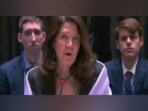 यू.एस. दूत डोरोथी शिया ने UNSC में पाकिस्तान में ISIS के खतरों पर प्रकाश डाला यू.एस. दूत डोरोथी शिया ने UNSC में पाकिस्तान में ISIS के खतरों पर प्रकाश डाला