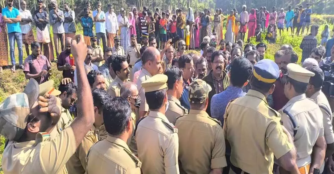 Kerala : वायनाड हाथी हमला वन अधिकारियों ने उग्र विरोध Kerala : वायनाड हाथी हमला वन अधिकारियों ने उग्र विरोध