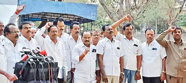 Telangana: चुनाव आचार संहिता के नाम पर चर्चा को स्थगित करना उचित नही Telangana: चुनाव आचार संहिता के नाम पर चर्चा को स्थगित करना उचित नही