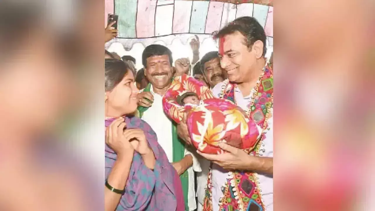 आदिवासियों को श्रद्धांजलि देते हुए KTR ने लागाचर्ला आइकन के बच्चे का नाम भूमि नायक रखा