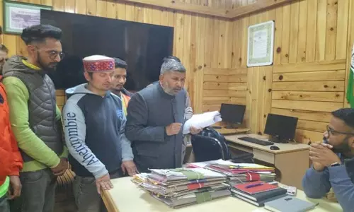 Himachal: जल शक्ति विभाग में भर्ती में अनियमितताओं के खिलाफ भाजपा ने किया प्रदर्शन