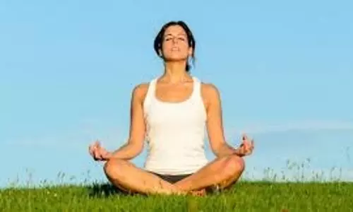 Health: मेनोपॉज को और भी आसान बना सकते हैं ये योगासन, 40 से ऊपर की महिलाएं जरूर करें ये Health: मेनोपॉज को और भी आसान बना सकते हैं ये योगासन, 40 से ऊपर की महिलाएं जरूर करें ये