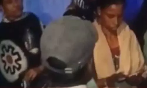 चलती बस में लूटपाट, रुमाल बांधे हुए थे शातिर