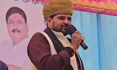 जब सिंहासन डोलता है तो किसी को पता नहीं चलता है : बृजभूषण शरण सिंह जब सिंहासन डोलता है तो किसी को पता नहीं चलता है : बृजभूषण शरण सिंह