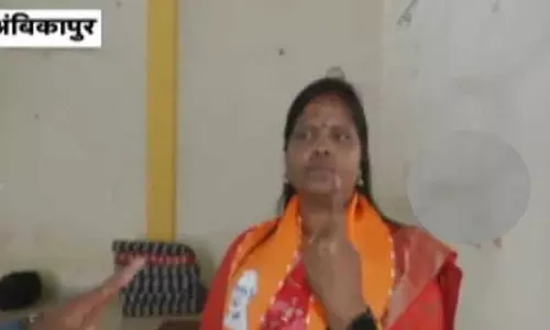 अंबिकापुर में मेयर प्रत्याशी मंजूषा भगत ने किया मतदान