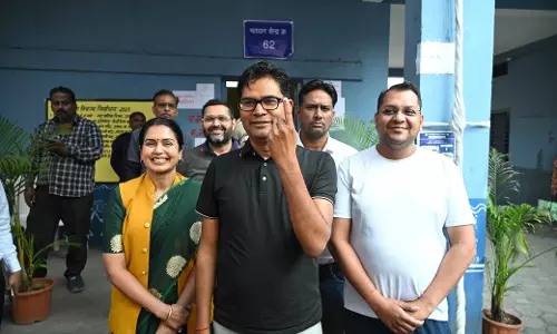 मंत्री ओपी चौधरी ने मेयर और पार्षद चुनने किया मतदान मंत्री ओपी चौधरी ने मेयर और पार्षद चुनने किया मतदान