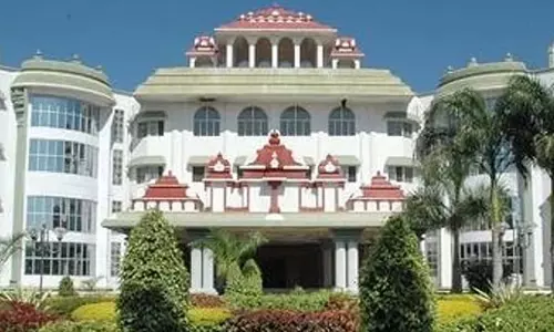 Tamil Nadu: मठ ने हाईकोर्ट में याचिका दायर कर जैन स्थल का दर्जा मांगा Tamil Nadu: मठ ने हाईकोर्ट में याचिका दायर कर जैन स्थल का दर्जा मांगा
