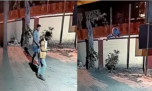Chamarajanagar: पुलिस स्टेशन से ही बाइक चोरी! दो पुलिसकर्मी गिरफ्तार