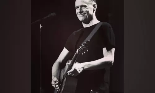 Bryan Adams ने अपना कॉन्सर्ट स्थगित किया, जानिए क्यों