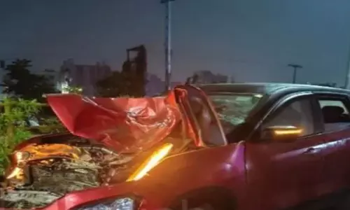 Bhubaneswar : पुरी बाईपास रोड पर कार-मोटरसाइकिल की टक्कर में तीन लोगों की मौत Bhubaneswar : पुरी बाईपास रोड पर कार-मोटरसाइकिल की टक्कर में तीन लोगों की मौत
