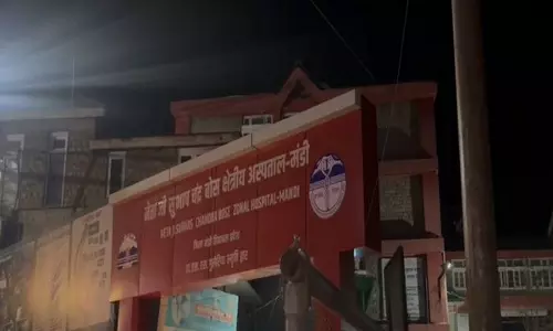 मंडी के SDM पर खनन माफिया ने किया हमला, दांत में लगी चोट मंडी के SDM पर खनन माफिया ने किया हमला, दांत में लगी चोट