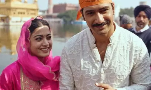 Vicky -Rashmika: विक्की-रश्मिका ने फिल्म चावा के लिए श्री हरिमंदिर साहिब में माथा टेका Vicky -Rashmika: विक्की-रश्मिका ने फिल्म चावा के लिए श्री हरिमंदिर साहिब में माथा टेका