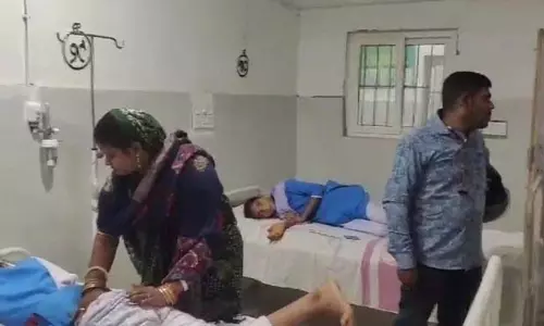 कृमिनाशक गोलियां खाने से आठ छात्राएं बीमार