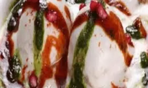 Recipe: घर पर हलवाई की तरह बनाएं मुलायम दही भल्ले