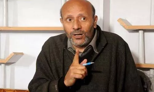 इंजीनियर राशिद को संसद जाते समय मेडिकल जांच के लिए ले जाया गया
