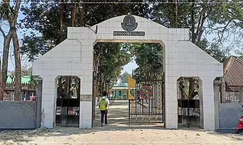 Assam : डूमडूमा कॉलेज ने जीवंत सांस्कृतिक जुलूस के साथ 54वें कॉलेज सप्ताह