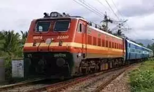 AP: कुंभ मेला 2025 में 1.3 लाख श्रद्धालुओं को ले जाने के लिए विशेष रेलगाड़ियाँ चलाई AP: कुंभ मेला 2025 में 1.3 लाख श्रद्धालुओं को ले जाने के लिए विशेष रेलगाड़ियाँ चलाई