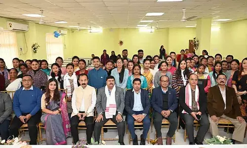 Assam : ऑयल इंडिया ने कौशल प्रमाणन और सतत उद्यमिता के साथ महिला कारीगरों को सशक्त बनाया Assam : ऑयल इंडिया ने कौशल प्रमाणन और सतत उद्यमिता के साथ महिला कारीगरों को सशक्त बनाया