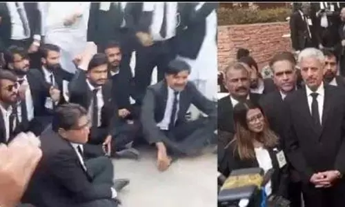 वकीलों के विरोध प्रदर्शन से इस्लामाबाद युद्धक्षेत्र में तब्दील, पाकिस्तान में तनाव