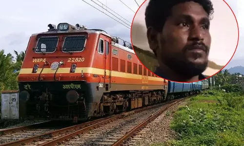 ट्रेन में महिला के साथ गंदी हरकत, तुरंत अलर्ट हुई पुलिस की टीम, फिर... ट्रेन में महिला के साथ गंदी हरकत, तुरंत अलर्ट हुई पुलिस की टीम, फिर...