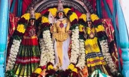 आज मुरुगन मंदिरों में थाई पूसम उत्सव के लिए श्रद्धालु एकत्रित हुए आज मुरुगन मंदिरों में थाई पूसम उत्सव के लिए श्रद्धालु एकत्रित हुए