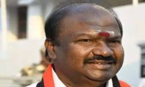 उपचुनाव में जीत के बाद चंद्रकुमार ने विधायक के रूप में शपथ ली उपचुनाव में जीत के बाद चंद्रकुमार ने विधायक के रूप में शपथ ली