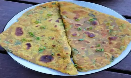 Oats-Onion Stuffed Paratha:ओट्स-ओनियन स्टफ्ड पराठा Oats-Onion Stuffed Paratha:ओट्स-ओनियन स्टफ्ड पराठा