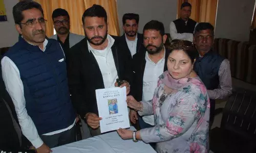 Haryana : कांग्रेस के राज्य मामलों के सह-प्रभारी गुडाधे ने पार्टी नेताओं का मनोबल बढ़ाया Haryana : कांग्रेस के राज्य मामलों के सह-प्रभारी गुडाधे ने पार्टी नेताओं का मनोबल बढ़ाया